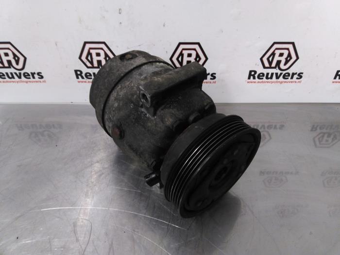 Gebruikte Pomp Airco Renault Laguna II Grandtour (KG) 1.8 16V Prijs € 50,00 Margeregeling aangeboden door Autorecycling Reuvers B.V.