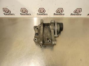 Gebruikte Dynamosteun boven Peugeot 1007 (KM) 1.4 Prijs € 30,00 Margeregeling aangeboden door Autorecycling Reuvers B.V.