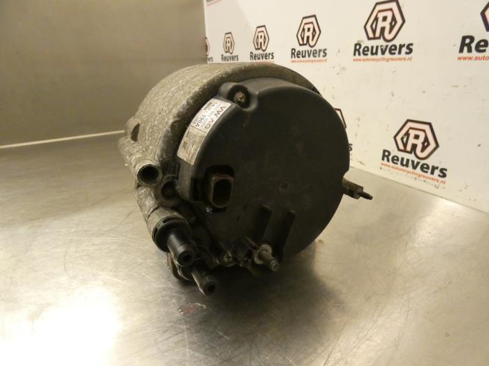 Dynamo van een Porsche Cayenne (9PA) 3.2 V6 24V 2004