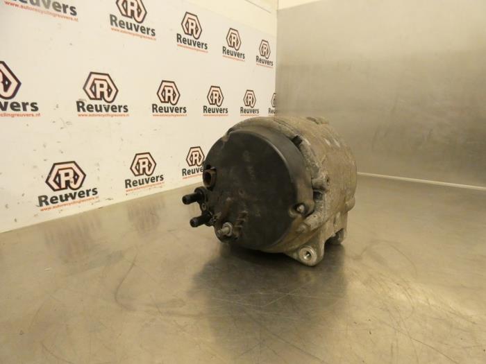 Dynamo van een Porsche Cayenne (9PA) 3.2 V6 24V 2004