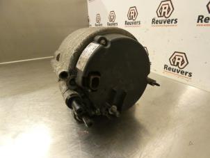 Dynamo van een Porsche Cayenne (9PA) 3.2 V6 24V 2004