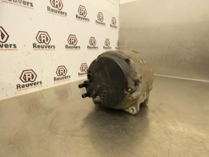 Dynamo van een Porsche Cayenne (9PA) 3.2 V6 24V 2004