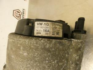Dynamo van een Porsche Cayenne (9PA) 3.2 V6 24V 2004