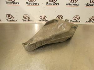 Gebruikte Motorsteun Porsche Cayenne (9PA) 3.2 V6 24V Prijs € 40,00 Margeregeling aangeboden door Autorecycling Reuvers B.V.