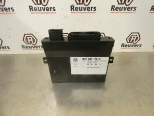 Gebruikte Deur module Porsche Cayenne (9PA) 3.2 V6 24V Prijs € 100,00 Margeregeling aangeboden door Autorecycling Reuvers B.V.