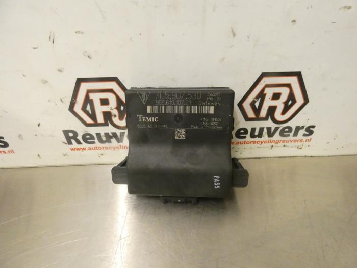 Gebruikte Gateway module Porsche Cayenne (9PA) 3.2 V6 24V Prijs € 50,00 Margeregeling aangeboden door Autorecycling Reuvers B.V.