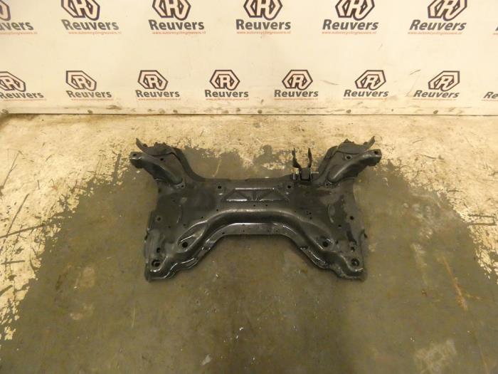 Gebruikte Subframe Peugeot 308 SW (4E/H) 1.6 VTI 16V Prijs € 50,00 Margeregeling aangeboden door Autorecycling Reuvers B.V.