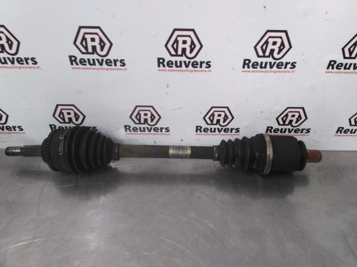 Gebruikte Steekas rechts-voor Renault Kangoo (KC) 1.6 16V Prijs € 40,00 Margeregeling aangeboden door Autorecycling Reuvers B.V.