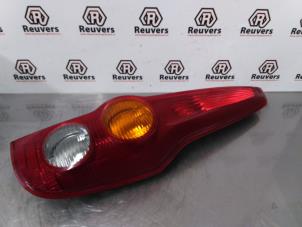 Gebruikte Achterlicht rechts Daihatsu Cuore (L251/271/276) 1.0 12V DVVT Prijs € 40,00 Margeregeling aangeboden door Autorecycling Reuvers B.V.