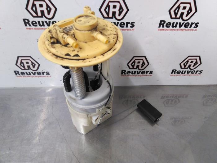 Gebruikte Tank element Pomp Mitsubishi Colt (Z2/Z3) 1.1 12V Prijs € 30,00 Margeregeling aangeboden door Autorecycling Reuvers B.V.