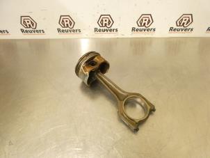 Gebruikte Zuiger BMW 3 serie (E90) 318i 16V Prijs € 75,00 Margeregeling aangeboden door Autorecycling Reuvers B.V.