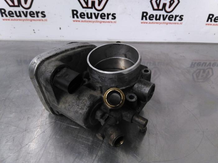Gebruikte Gasklephuis Opel Zafira (M75) 1.8 16V Ecotec Prijs € 40,00 Margeregeling aangeboden door Autorecycling Reuvers B.V.