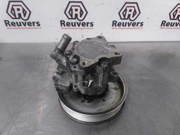 Gebruikte Servopomp Audi A4 Avant (B7) 2.5 TDI V6 24V Prijs € 30,00 Margeregeling aangeboden door Autorecycling Reuvers B.V.