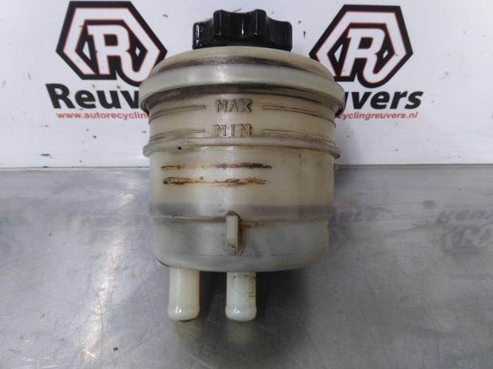Gebruikte Servo Oliereservoir LDV Maxus 2.5 Cdi Prijs € 15,00 Margeregeling aangeboden door Autorecycling Reuvers B.V.