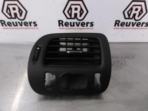 Gebruikte Luchtrooster Dashboard Opel Ampera 1.4 16V Prijs € 15,00 Margeregeling aangeboden door Autorecycling Reuvers B.V.