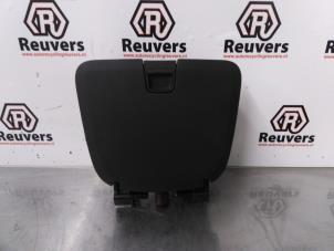 Gebruikte Opbergvak Opel Ampera 1.4 16V Prijs € 30,00 Margeregeling aangeboden door Autorecycling Reuvers B.V.