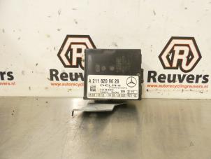 Gebruikte Alarm module Mercedes E Combi (S211) 3.0 E-320 CDI V6 24V Prijs € 15,00 Margeregeling aangeboden door Autorecycling Reuvers B.V.