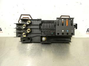 Gebruikte Zekeringkast Mercedes E Combi (S211) 3.0 E-320 CDI V6 24V Prijs € 20,00 Margeregeling aangeboden door Autorecycling Reuvers B.V.