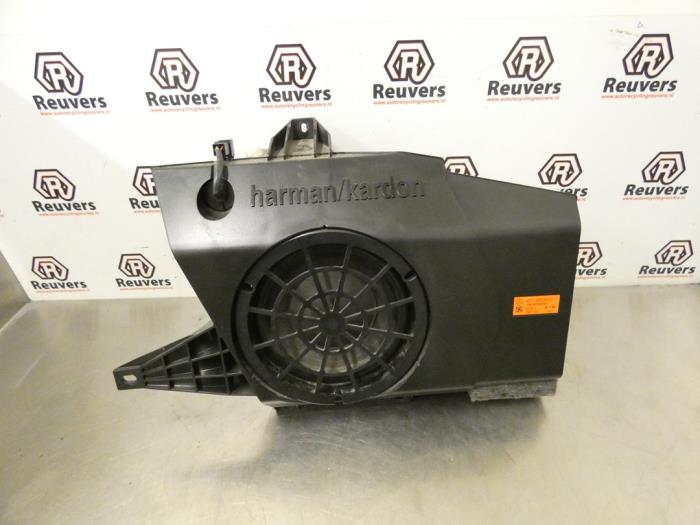 Gebruikte Subwoofer Mercedes E Combi (S211) 3.0 E-320 CDI V6 24V Prijs € 75,00 Margeregeling aangeboden door Autorecycling Reuvers B.V.