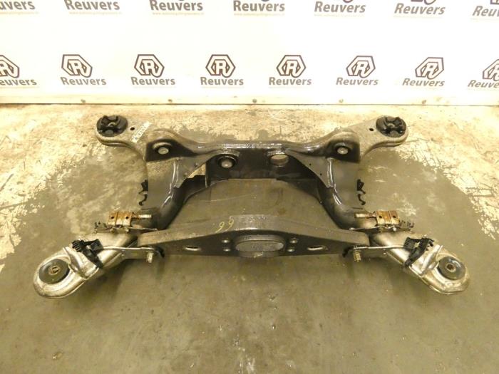 Gebruikte Subframe Mercedes E Combi (S211) 3.0 E-320 CDI V6 24V Prijs € 150,00 Margeregeling aangeboden door Autorecycling Reuvers B.V.