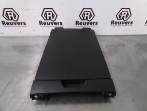 Gebruikte Opbergvak Opel Agila (B) 1.2 16V Prijs € 25,00 Margeregeling aangeboden door Autorecycling Reuvers B.V.