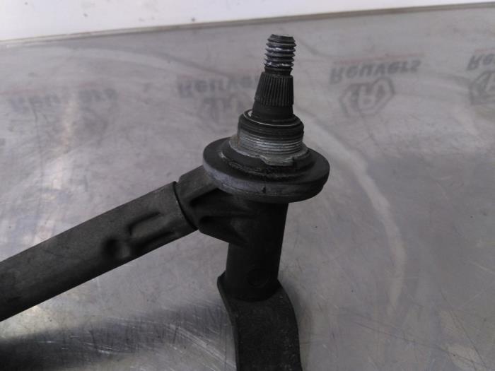 Ruitenwismotor+Mechaniek van een Peugeot 206 (2A/C/H/J/S) 1.4 16V 2004