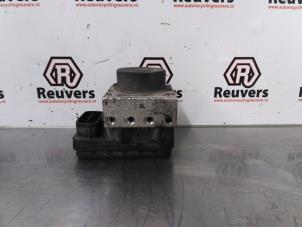 Gebruikte ABS Pomp Toyota iQ 1.0 12V VVT-i Prijs € 175,00 Margeregeling aangeboden door Autorecycling Reuvers B.V.