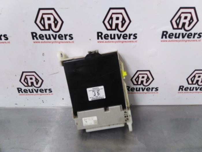 Gebruikte Bodycontrol Module Toyota iQ 1.0 12V VVT-i Prijs € 50,00 Margeregeling aangeboden door Autorecycling Reuvers B.V.