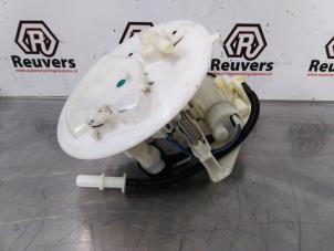 Gebruikte Tank element Pomp Toyota iQ 1.0 12V VVT-i Prijs € 50,00 Margeregeling aangeboden door Autorecycling Reuvers B.V.