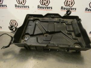 Gebruikte Accubak Alfa Romeo MiTo (955) 1.3 JTDm 16V Eco Prijs € 20,00 Margeregeling aangeboden door Autorecycling Reuvers B.V.