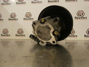 Gebruikte Stuurpomp Volkswagen Transporter/Caravelle T4 2.4 D Prijs € 40,00 Margeregeling aangeboden door Autorecycling Reuvers B.V.