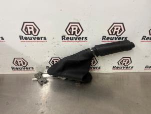 Gebruikte Handremhendel Alfa Romeo MiTo (955) 1.3 JTDm 16V Eco Prijs € 30,00 Margeregeling aangeboden door Autorecycling Reuvers B.V.