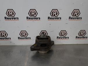 Gebruikte Motorsteun Landrover Range Rover III (LM) 4.4 V8 32V Prijs € 25,00 Margeregeling aangeboden door Autorecycling Reuvers B.V.