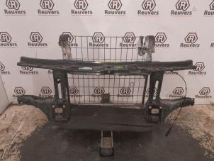 Gebruikte Frontpaneel Landrover Range Rover III (LM) 4.4 V8 32V Prijs € 200,00 Margeregeling aangeboden door Autorecycling Reuvers B.V.