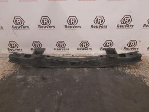 Gebruikte Bumperbalk voor Landrover Range Rover III (LM) 4.4 V8 32V Prijs € 75,00 Margeregeling aangeboden door Autorecycling Reuvers B.V.