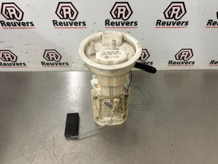 Gebruikte Tank element Pomp Volkswagen Polo III (6N2) 1.4 Prijs € 35,00 Margeregeling aangeboden door Autorecycling Reuvers B.V.