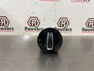 Gebruikte Licht Schakelaar Volkswagen Polo V (6R) 1.4 16V Prijs € 15,00 Margeregeling aangeboden door Autorecycling Reuvers B.V.