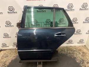 Gebruikte Deur 4Deurs links-achter Mercedes E Combi (S211) 3.2 E-320 CDI 24V Prijs € 75,00 Margeregeling aangeboden door Autorecycling Reuvers B.V.