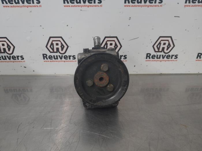 Gebruikte Pomp Servo Landrover Range Rover III (LM) 4.4 V8 32V Prijs € 50,00 Margeregeling aangeboden door Autorecycling Reuvers B.V.