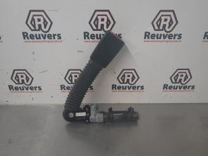 Gebruikte Gordelspanner rechts BMW 3 serie (E46/4) 320i 24V Prijs € 25,00 Margeregeling aangeboden door Autorecycling Reuvers B.V.