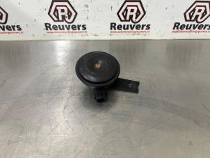 Gebruikte Claxon Kia Carens III (FG) 2.0i CVVT 16V Prijs € 10,00 Margeregeling aangeboden door Autorecycling Reuvers B.V.