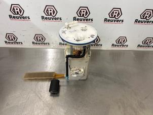 Gebruikte Tank element Pomp Kia Carens III (FG) 2.0i CVVT 16V Prijs € 35,00 Margeregeling aangeboden door Autorecycling Reuvers B.V.