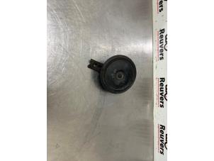 Gebruikte Claxon Kia Sorento I (JC) 2.5 CRDi 16V VGT Prijs € 10,00 Margeregeling aangeboden door Autorecycling Reuvers B.V.