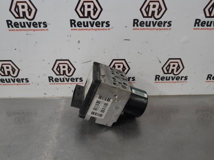 Gebruikte ABS Pomp Peugeot 407 (6D) 1.8 16V Prijs € 50,00 Margeregeling aangeboden door Autorecycling Reuvers B.V.