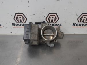 Gebruikte Gasklephuis Peugeot 407 (6D) 1.8 16V Prijs € 30,00 Margeregeling aangeboden door Autorecycling Reuvers B.V.