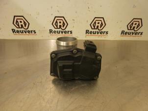 Gebruikte Gasklephuis Ford Fiesta 6 (JA8) 1.0 EcoBoost 12V 100 Prijs € 25,00 Margeregeling aangeboden door Autorecycling Reuvers B.V.