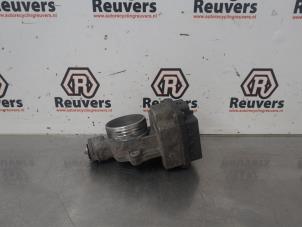 Gebruikte Gasklephuis Peugeot 207/207+ (WA/WC/WM) 1.4 Prijs € 40,00 Margeregeling aangeboden door Autorecycling Reuvers B.V.