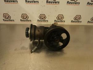 Gebruikte Stuurbekrachtiging Pomp Toyota Yaris (P1) 1.0 16V VVT-i Prijs € 35,00 Margeregeling aangeboden door Autorecycling Reuvers B.V.