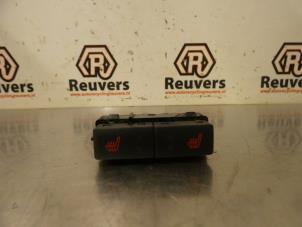 Gebruikte Stoelverwarmings Schakelaar Ford EcoSport (JK8) 1.0 EcoBoost 12V 125 Prijs € 15,00 Margeregeling aangeboden door Autorecycling Reuvers B.V.