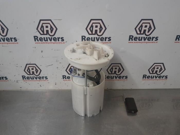 Gebruikte Tank element Pomp Ford Focus 3 Wagon 1.0 Ti-VCT EcoBoost 12V 125 Prijs € 40,00 Margeregeling aangeboden door Autorecycling Reuvers B.V.